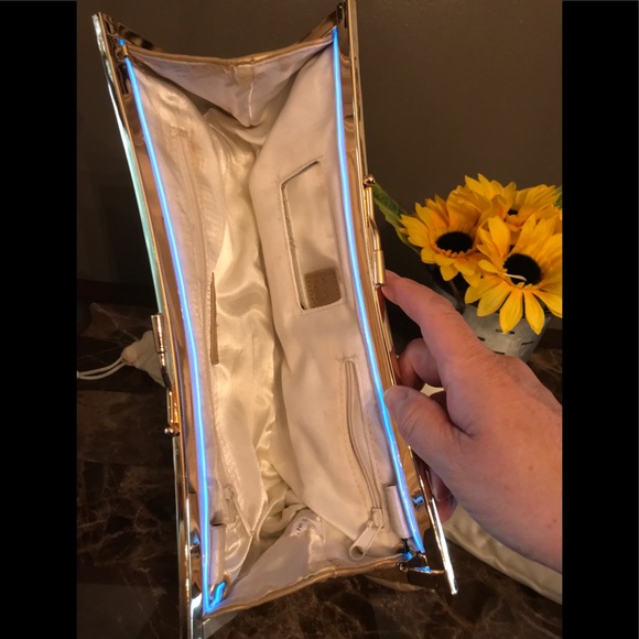 Beautiful Lambskin Leather clutch. - Picture 8 of 8